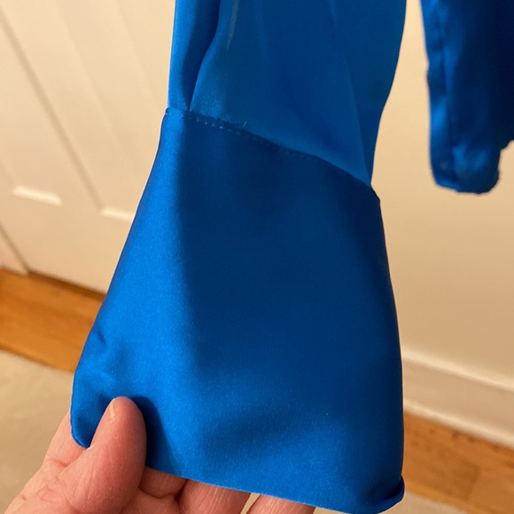 Zara.  satin shirts size extra, small blue button - Picture 3 of 11